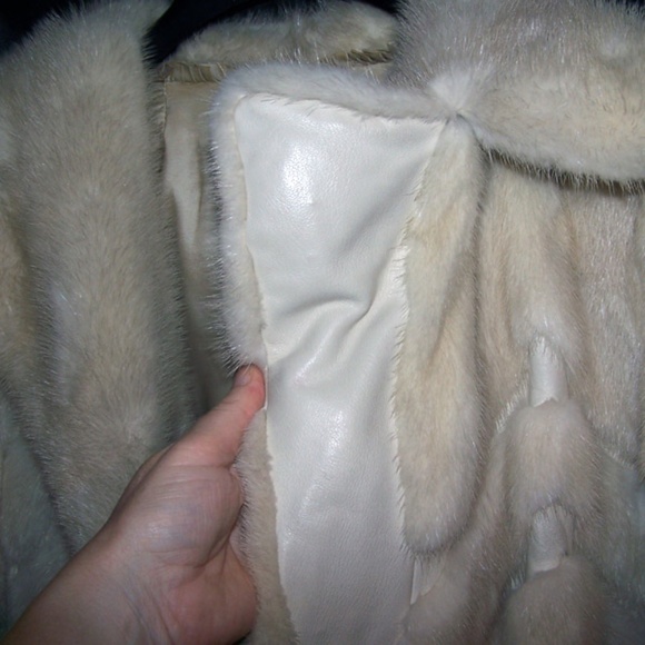 VTG Gwynn Carpenter Mink Fur Winter White Coat - Picture 5 of 12
